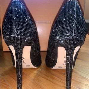 Sparkle in these Black Heels Size US-9 EUR-39 by Anne Michelle